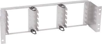 Rangierverteiler 19" (482,6 mm) 3 HE  Mit Montagewanne  Für 3x5 LSA-TL oder LSAModule  Waagerechte M 